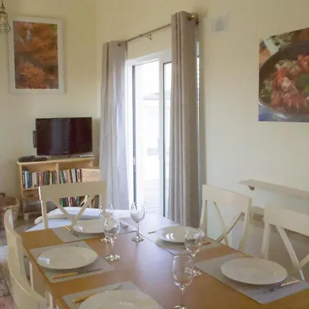 Holiday home 6 Aillebrack Cois Farraige *
